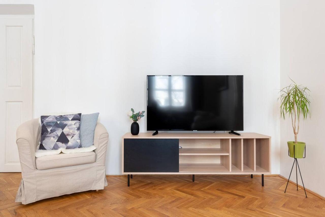 Appartamento Old Town 2 Bdr Apartment, Free Coffee *