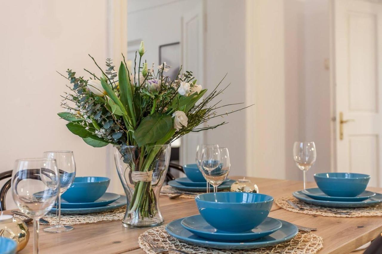 Old Town 2 Bdr Apartment, Free Coffee Апартаменты *